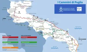 La Via Francigena in Puglia si estende per centinaia di chilometri, collegando borghi storici e paesaggi mozzafiato.