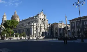 Piazza del Duomo a Catania: la Cattedrale, l'elefante e l'obelisco, perfetti per scoprire cosa vedere a Catania in un giorno.