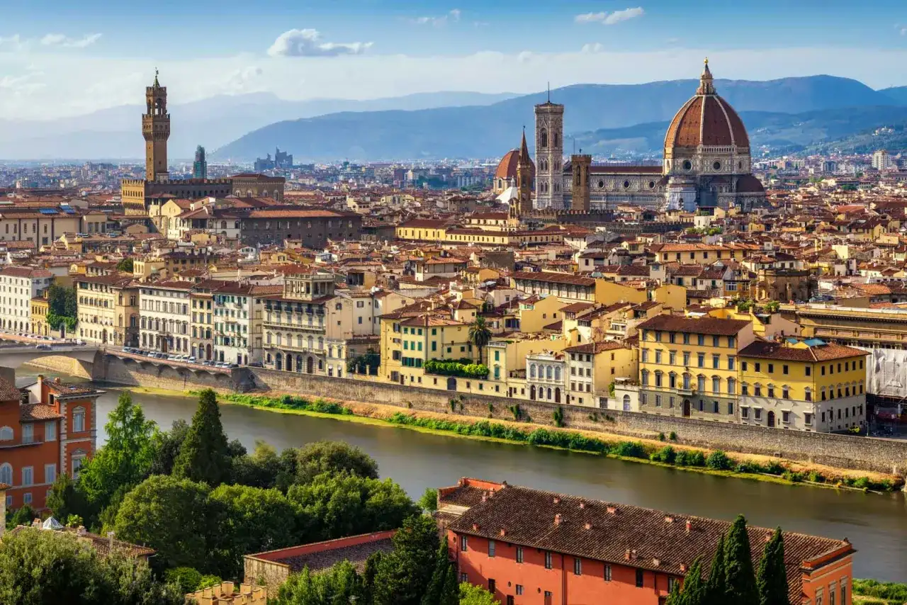 Panoramica di Firenze con il Duomo e Palazzo Vecchio, ideale per scoprire cosa vedere a Firenze in un giorno.