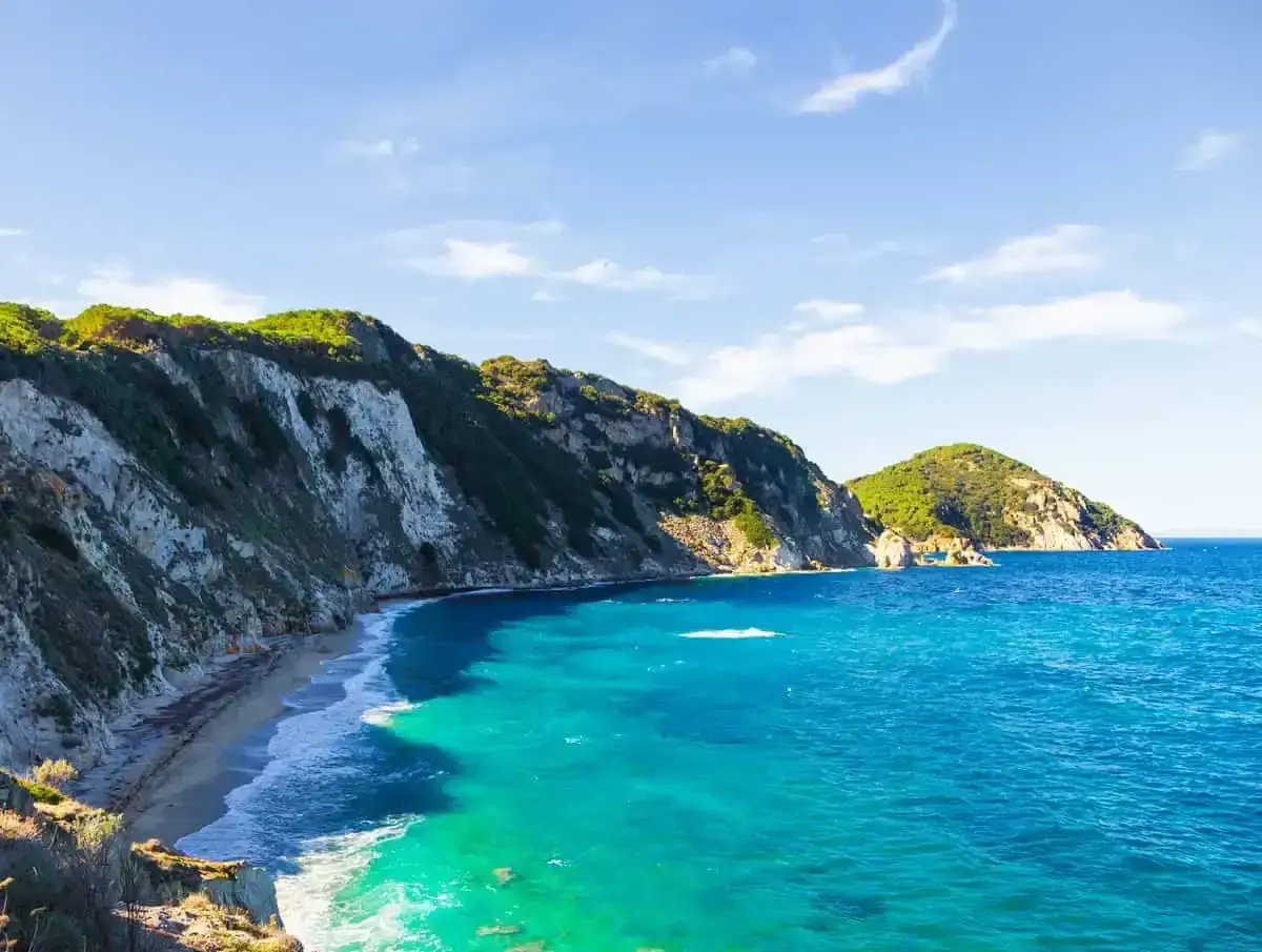 Costa selvaggia e mare turchese, un assaggio di cosa vedere all'Isola d'Elba in 3 giorni.