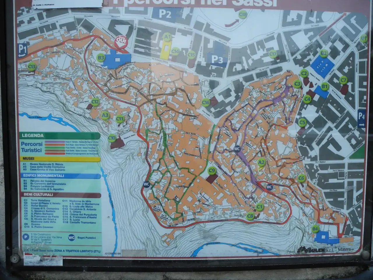 Mappa dei Sassi di Matera con indicazioni per percorsi turistici, musei e monumenti. Utile per orientarsi tra i vicoli e le bellezze della citt&agrave;.