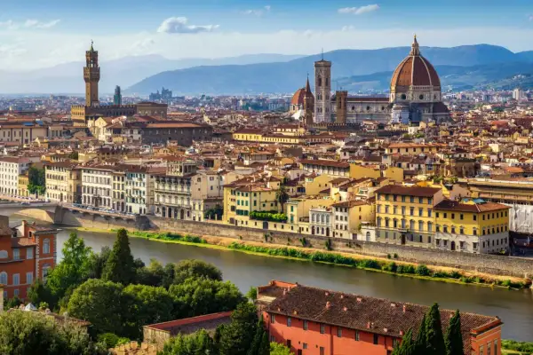 Panoramica di Firenze con il Duomo e Palazzo Vecchio, ideale per scoprire cosa vedere a Firenze in un giorno.