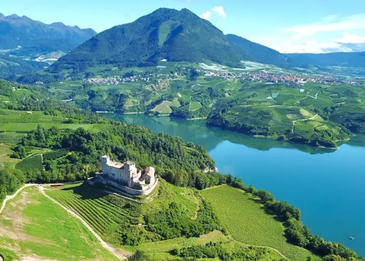 Cosa vedere in Val di Non tra laghi, castelli e santuari